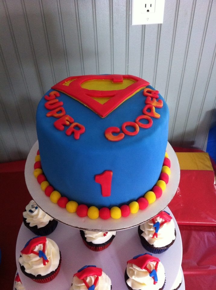 Super Hero Cake Cupcakes