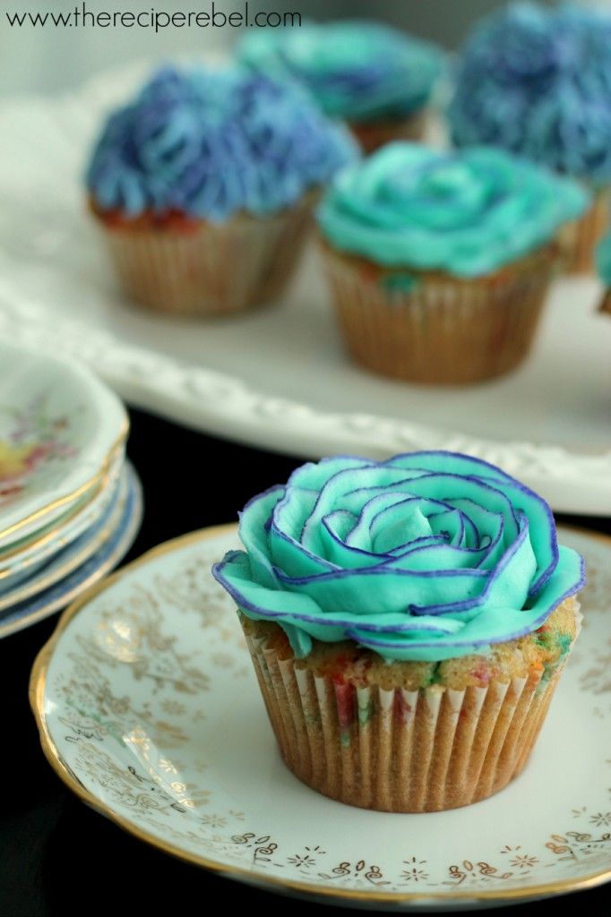 Two Tone Buttercream Rose Cupcakes