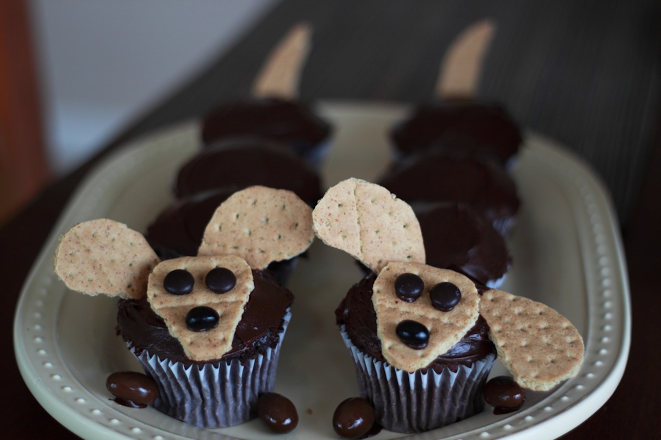 Weiner Dog Cupcake Cake