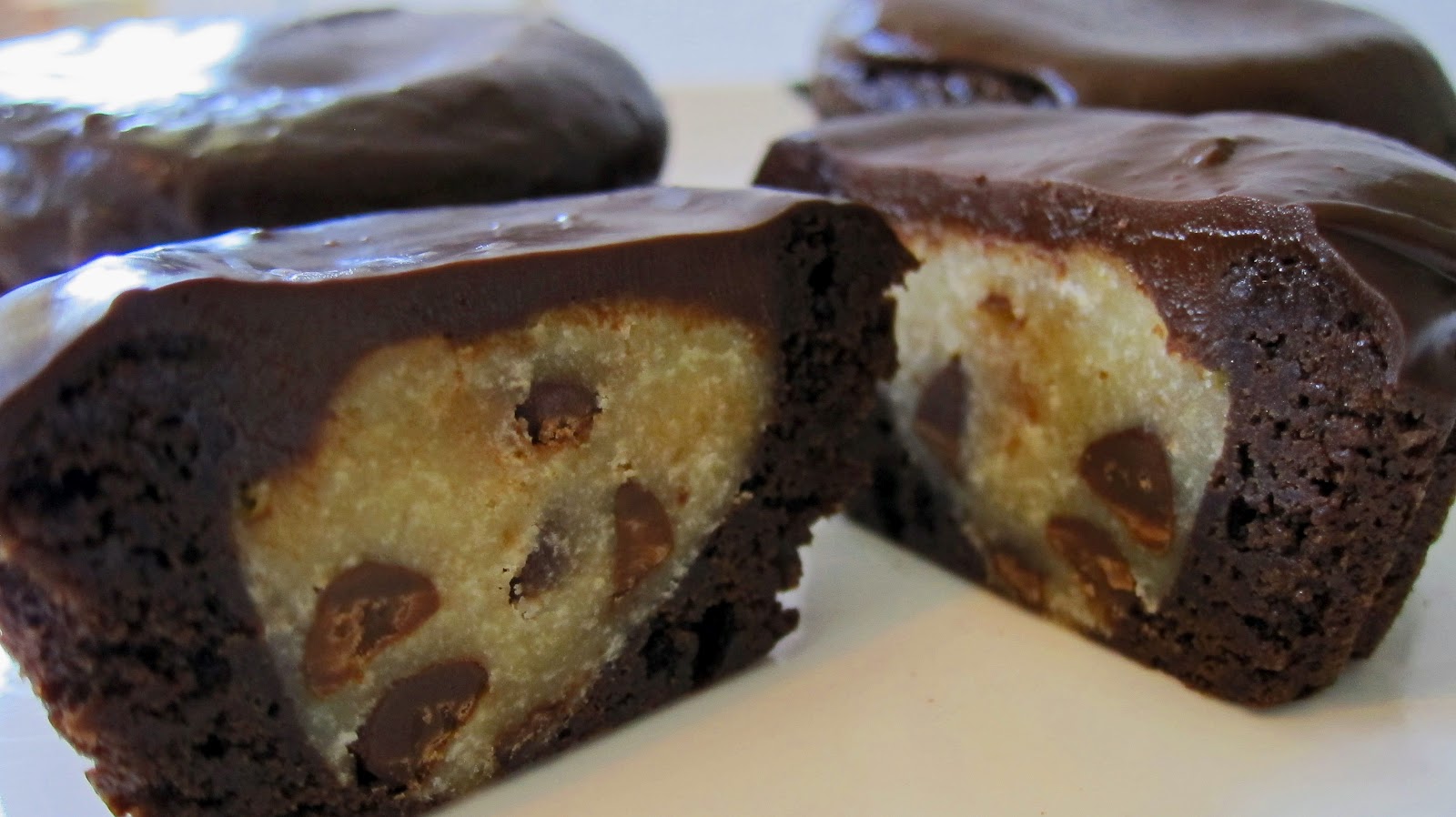 Brownie with Chocolate Chip Cookie Dough Cupcakes