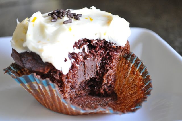 Chocolate Cupcakes with Cream Cheese Filling Chocolate Cupcakes with Cream Cheese Filling