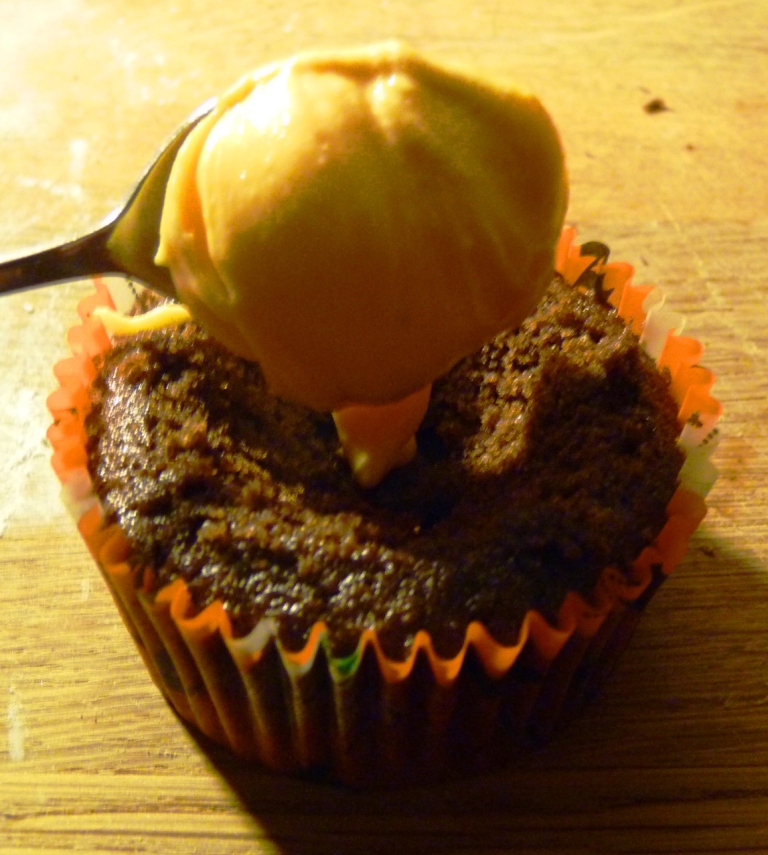 Halloween Cupcakes with Filling Halloween Cupcakes with Filling