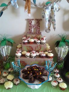 Jungle Theme Baby Shower Cupcakes On Boxes