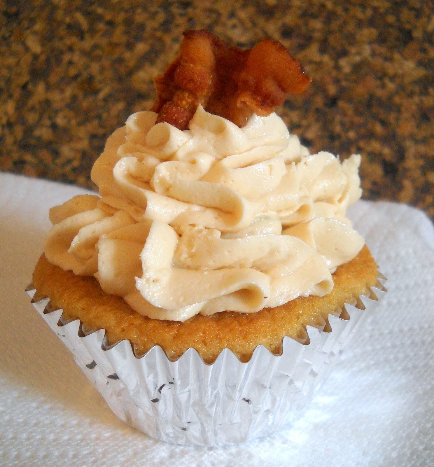 Maple Bacon Pancake Cupcakes with Buttercream