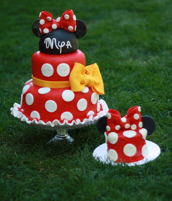 Minnie Mouse Birthday Cake