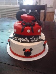 Minnie Mouse Graduation Cake