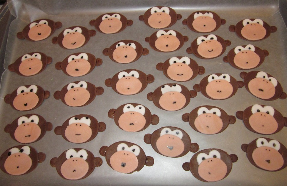 Out of Fondant Monkey Face Out of Fondant Monkey Face