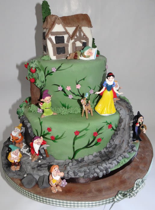 Snow White Cake