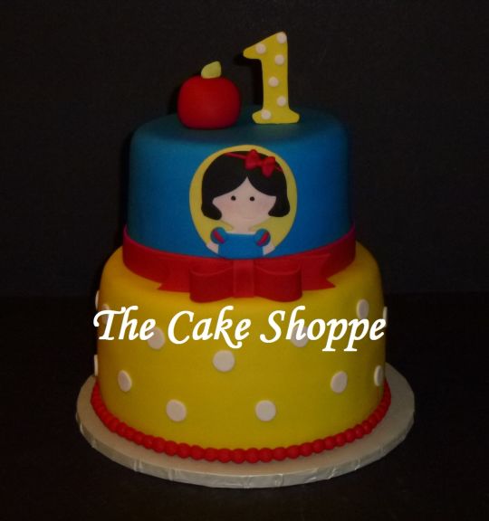 Snow White Themed Cake