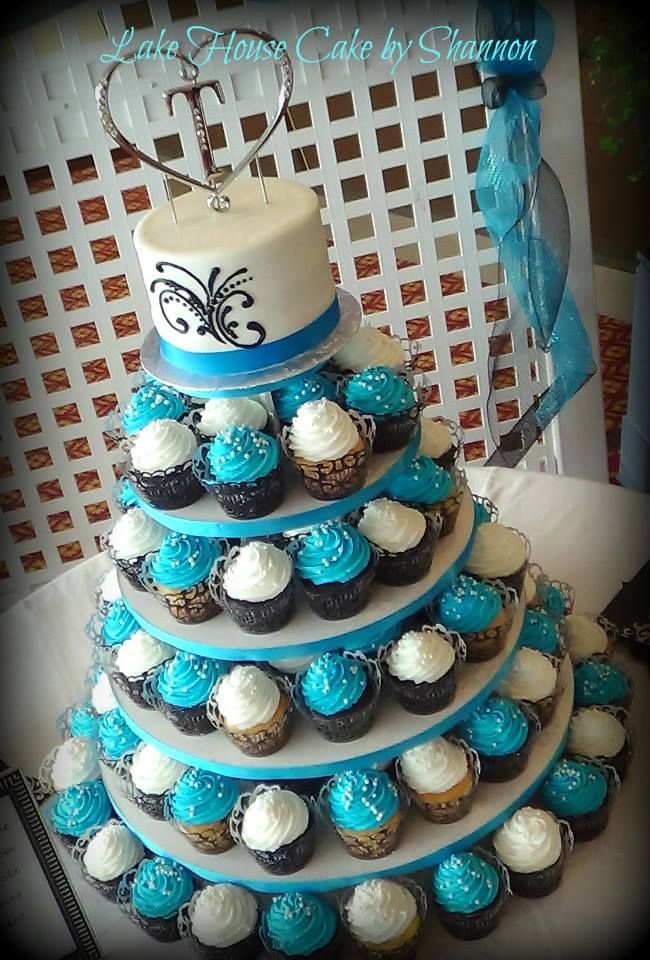 Black and Turquoise Wedding Cake Cupcakes