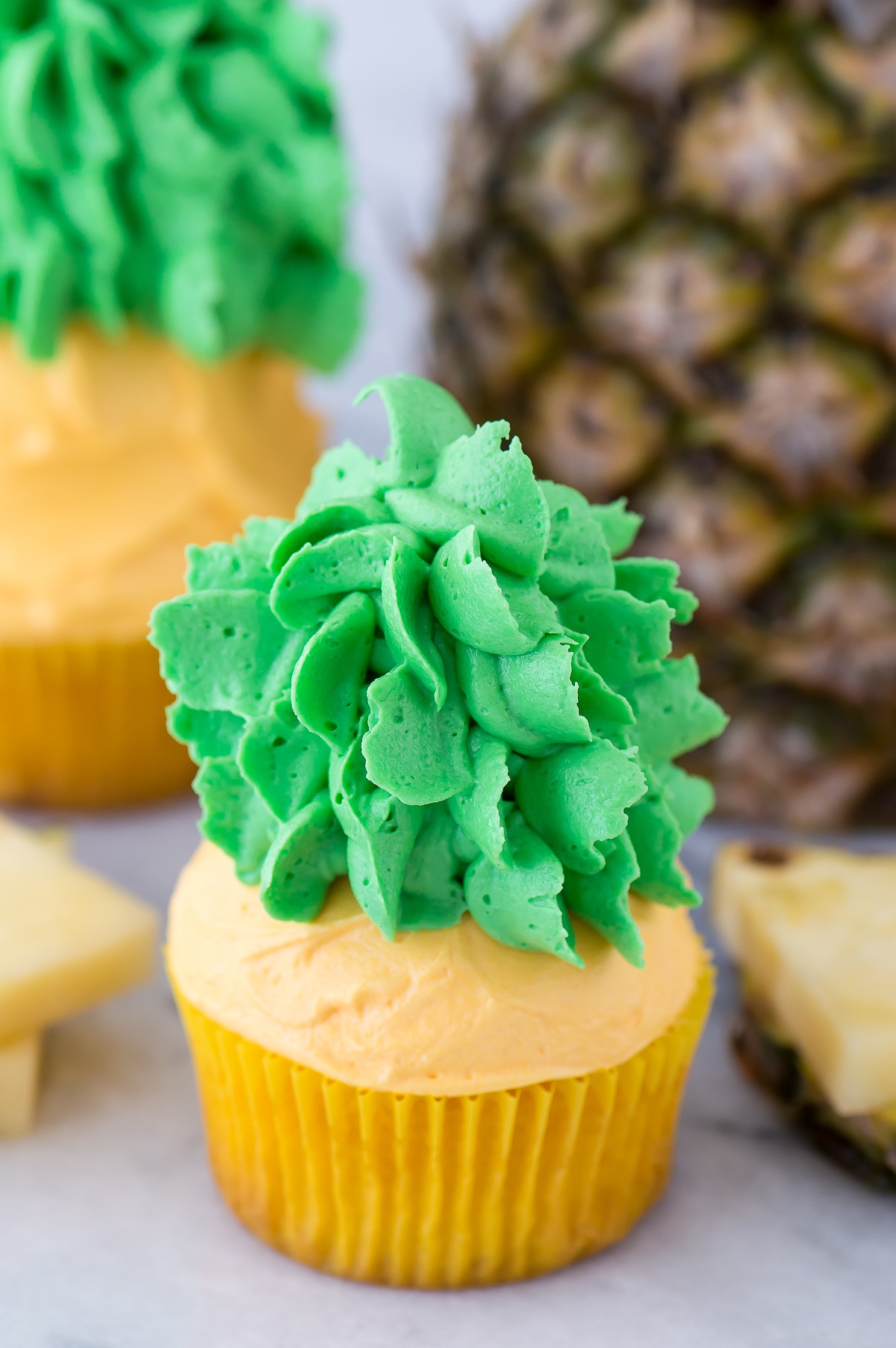 Cupcakes Look Like Pineapple