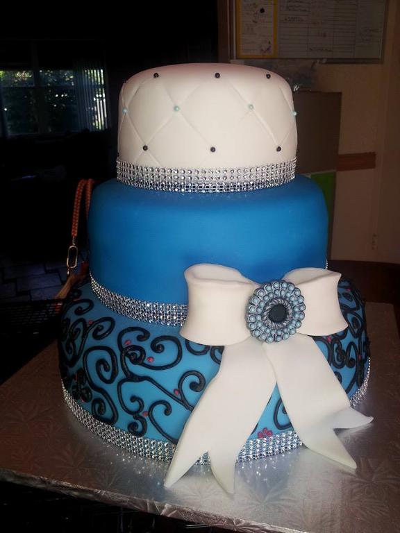 Elegant Sweet Sixteen Cakes