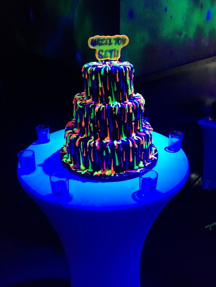 Glow in the Dark Neon Sweet 16 Party Cakes Images