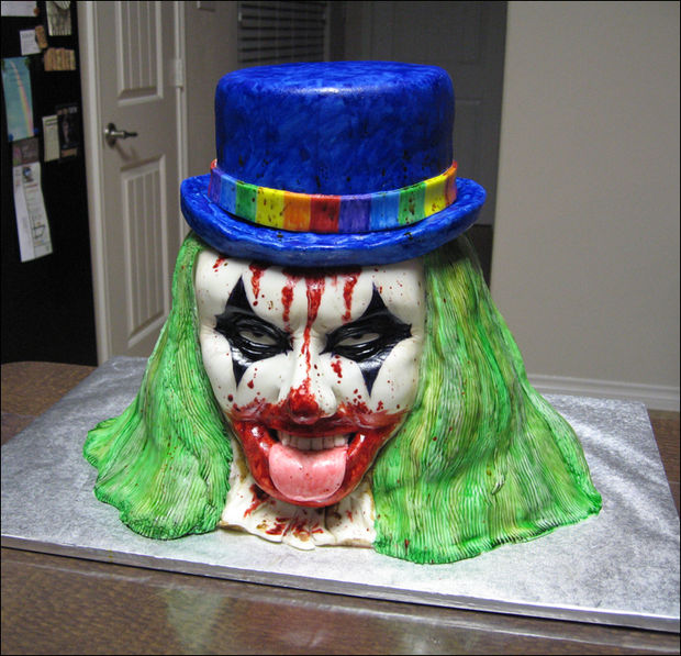 Halloween Creepy Clown Cake