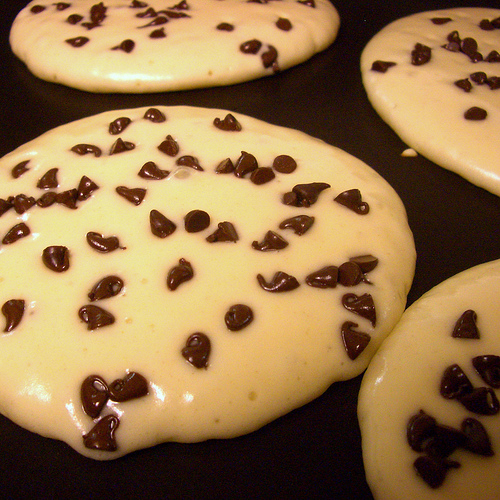 How to Make Chocolate Chip Pancakes How to Make Chocolate Chip Pancakes