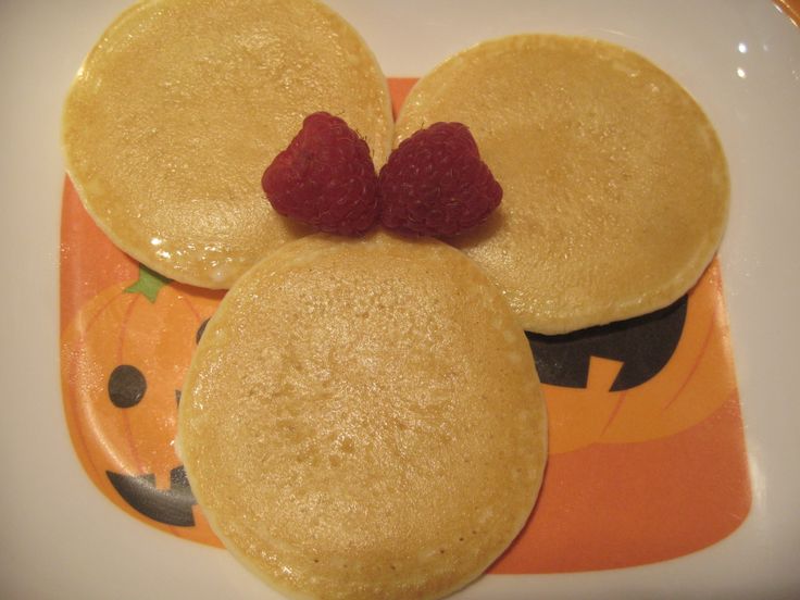 Minnie Mouse Pancake Art