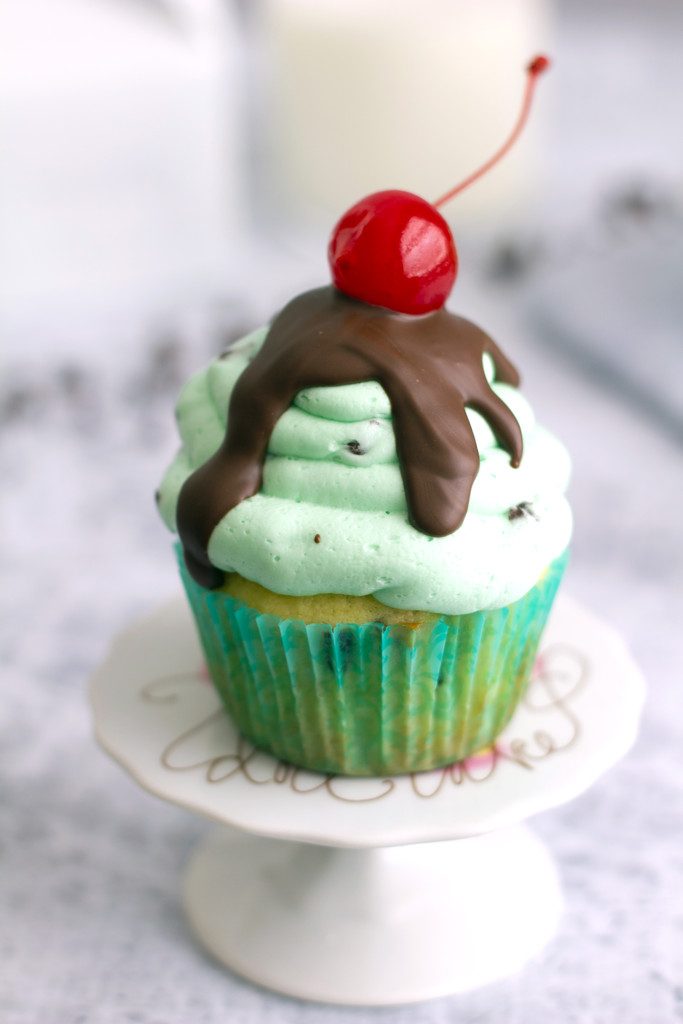 Mint Chocolate Chip Ice Cream Cupcakes