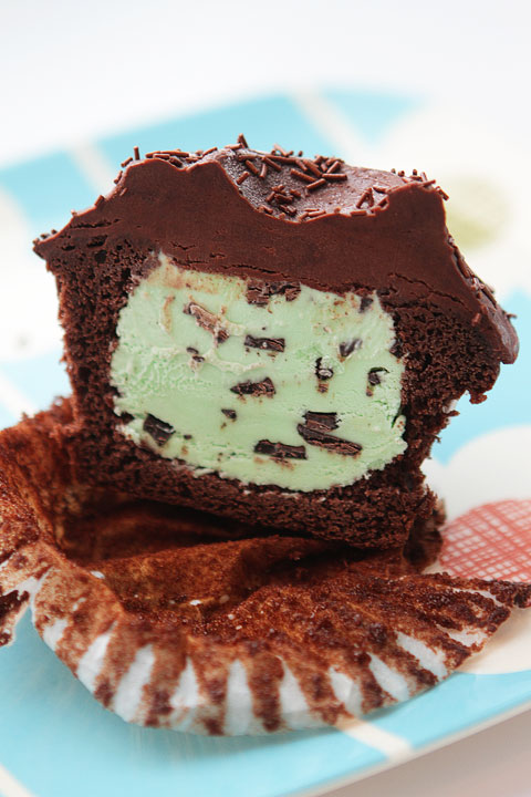 Mint Chocolate Chip Ice Cream Cupcakes
