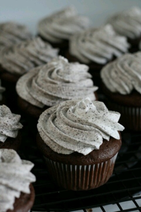 Oreo Cupcake Whipped Frosting
