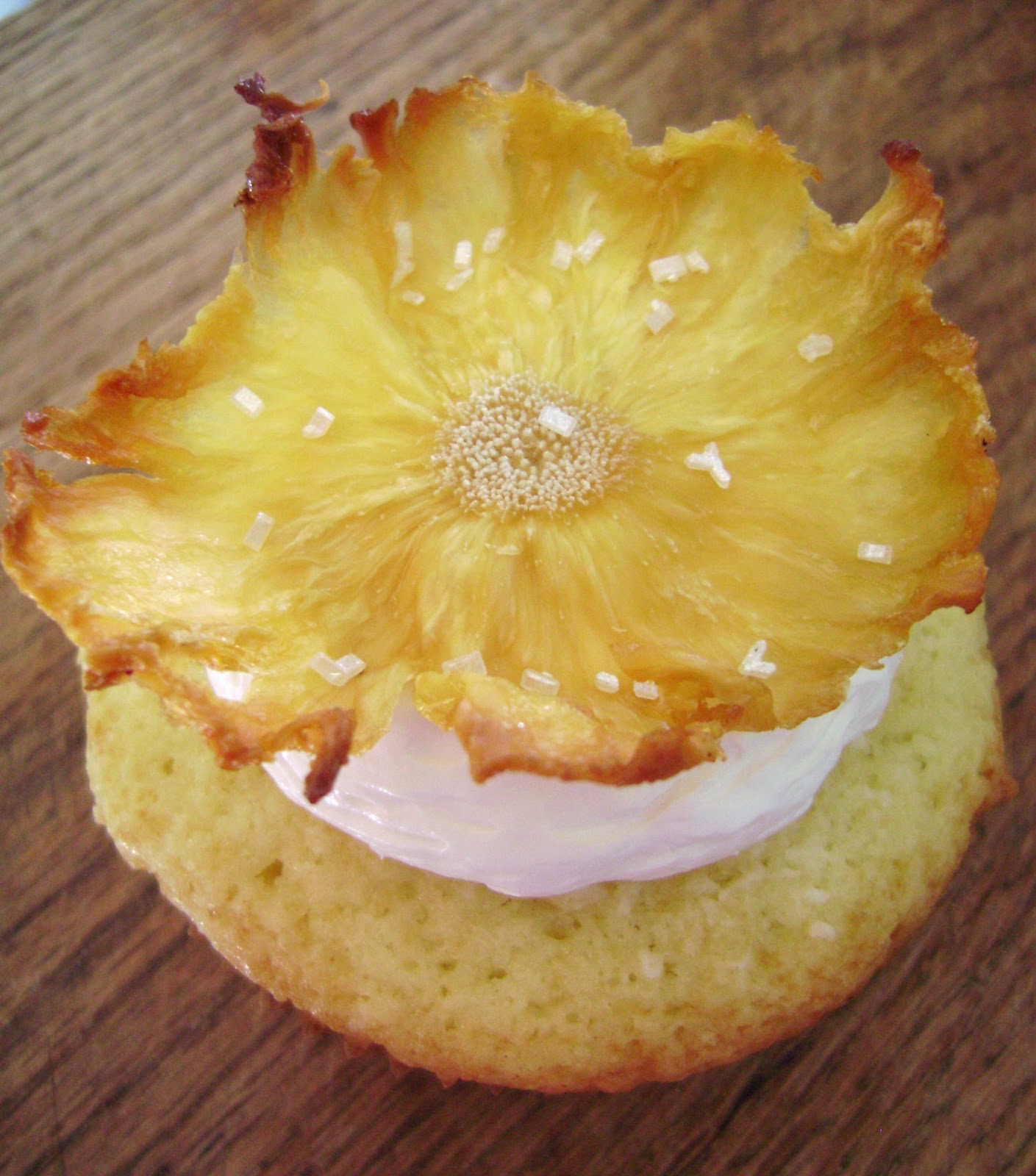 Pineapple Coconut Cupcakes with Buttercream