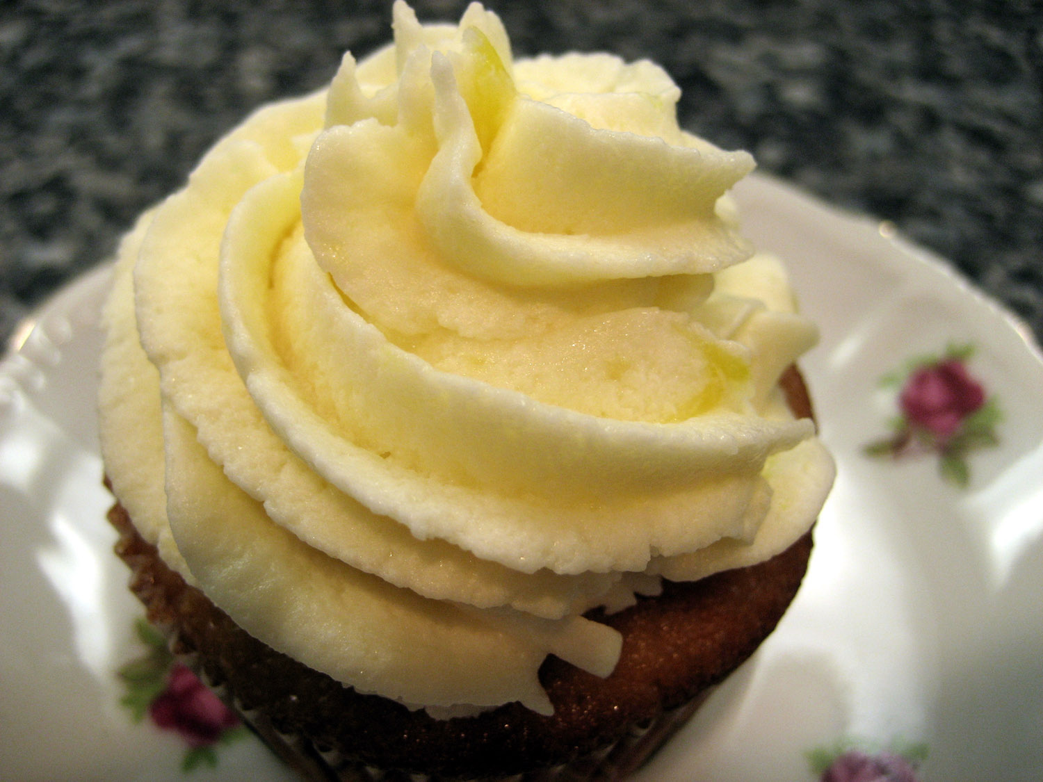 Pineapple Cupcakes with Frosting