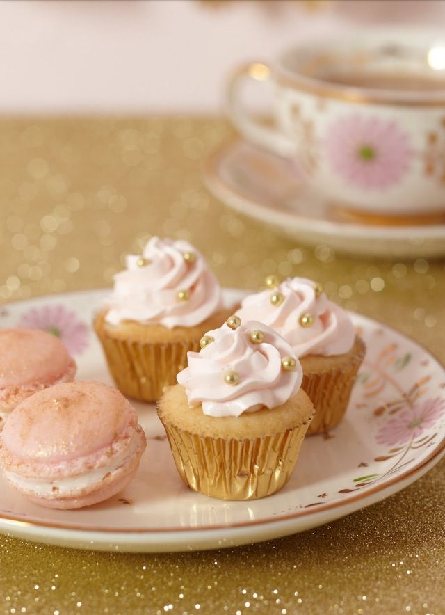 Pink and Gold Cupcakes