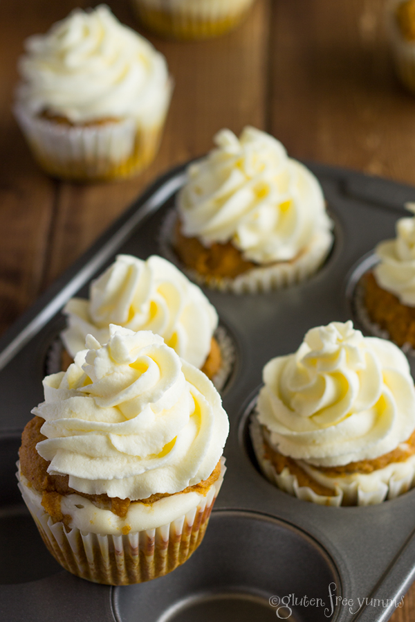 Pumpkin Cheesecake Cupcakes with Filling