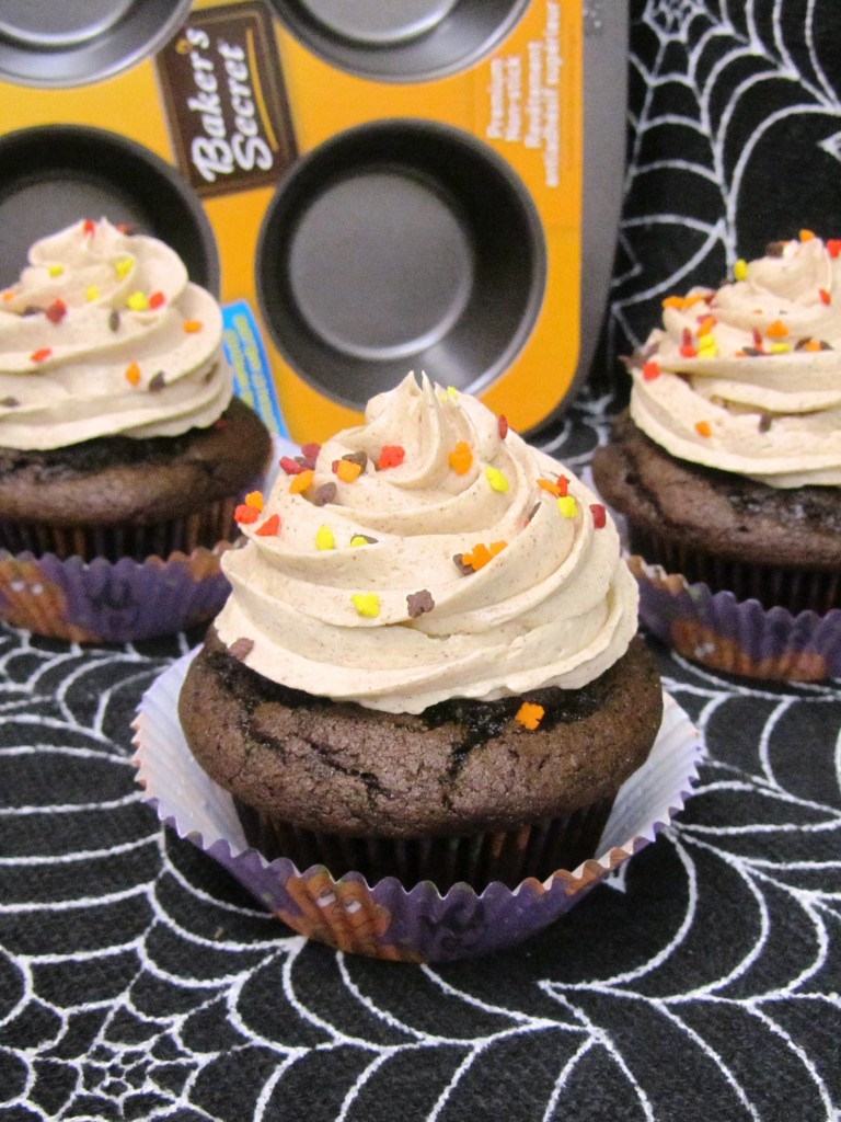 Pumpkin Cupcakes with Cinnamon Buttercream