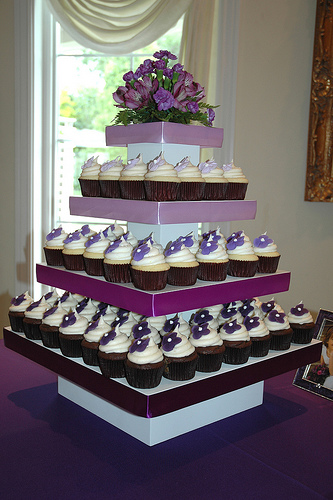 Purple Wedding Cake and Cupcake Ideas