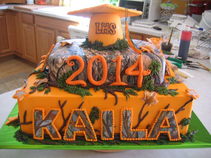 Realtree Camo Graduation Cake