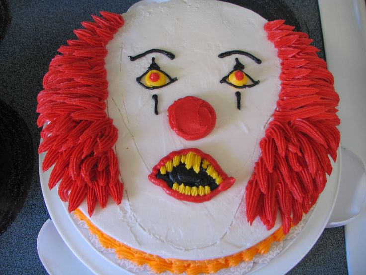 Scary Pennywise Clown Cake