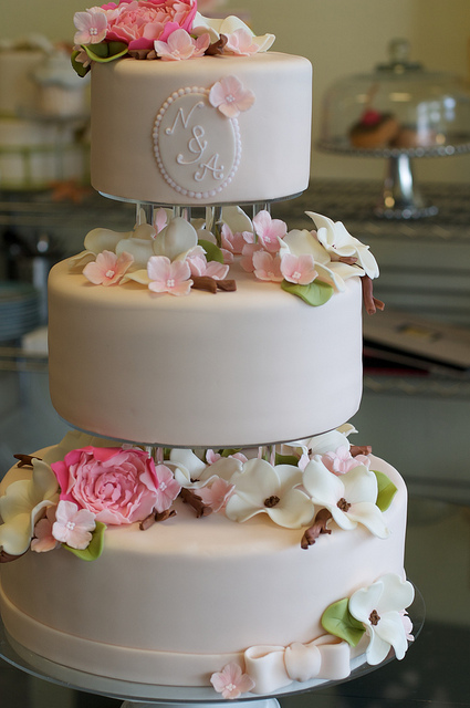 Separated Tiered Wedding Cakes