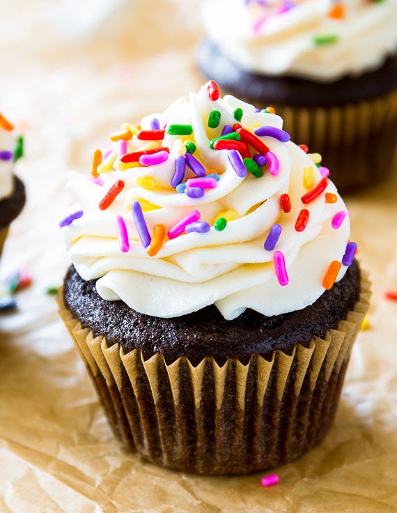 Vanilla Cupcakes with Chocolate Frosting