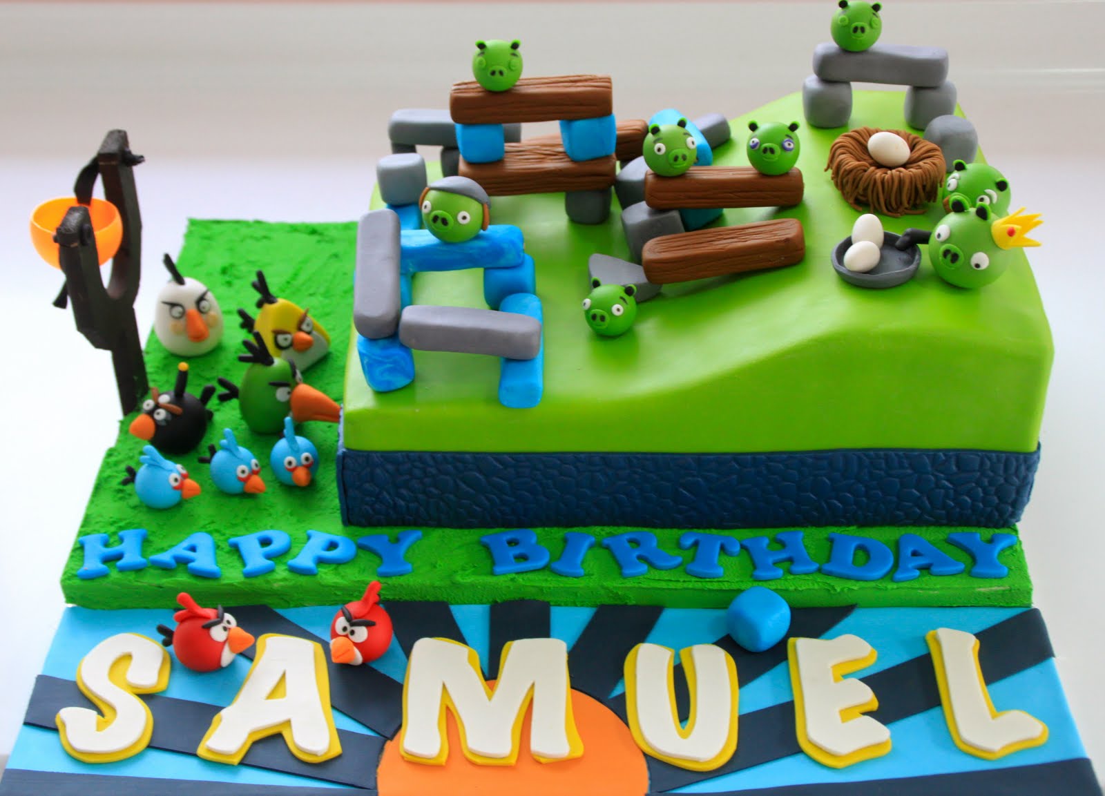 8 Photos of Angry Birds Cakes