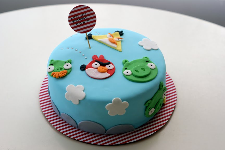 Angry Birds Cake