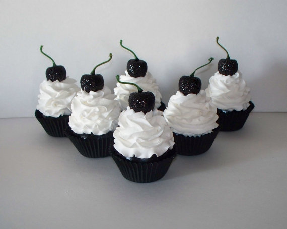 Black and White Cupcakes with Frosting