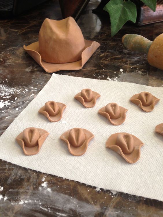 Cowboy Hat Fondant Tutorial