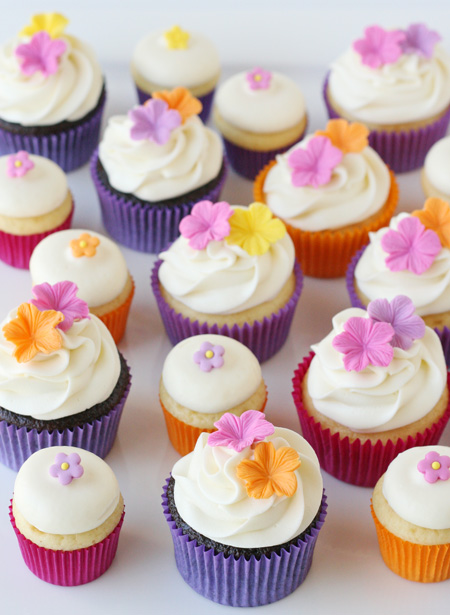 Cupcakes with Fondant Flowers