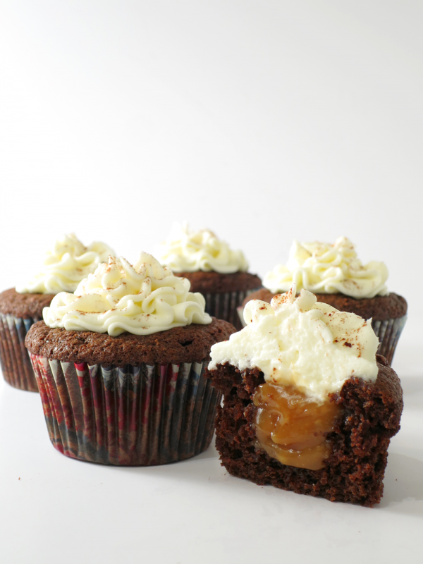 Easy Chocolate Caramel Cupcakes