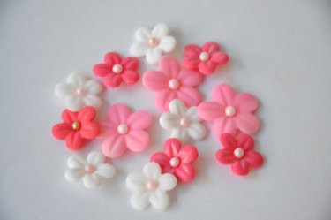 Flower Fondant Cupcake Toppers Flower Fondant Cupcake Toppers