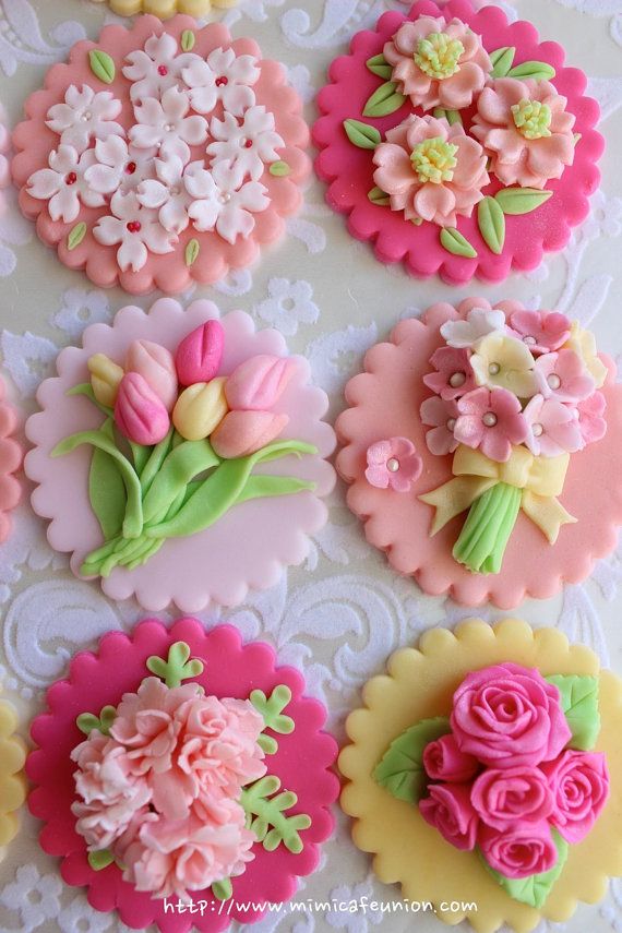 Fondant Flower Cupcakes Fondant Flower Cupcakes