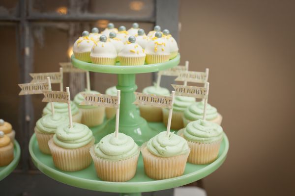 Gender-Neutral Baby Shower Cupcakes