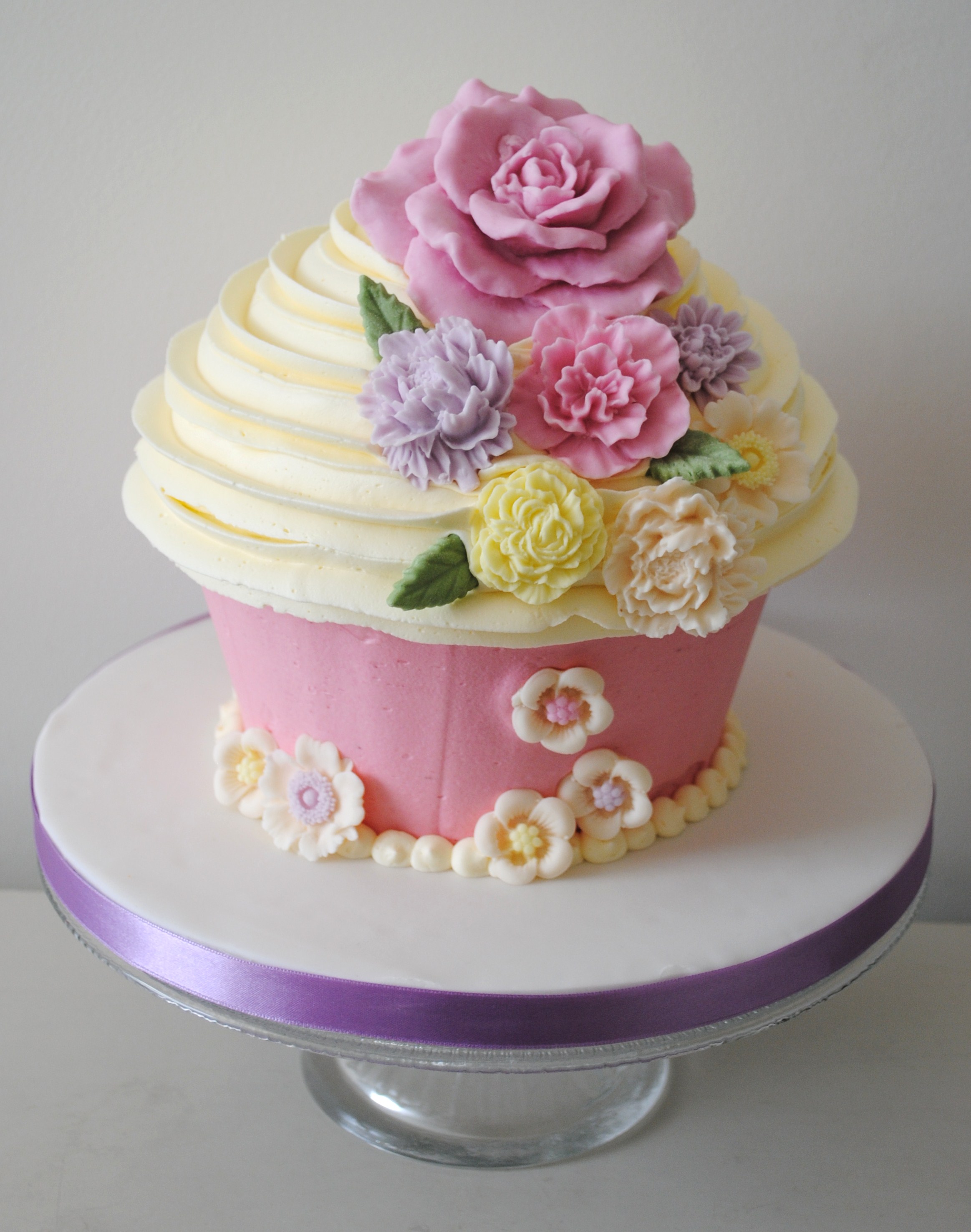 Giant Cupcake Birthday Cake