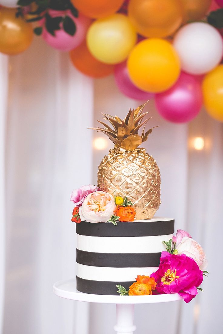 Gold Pineapple Cake Ideas