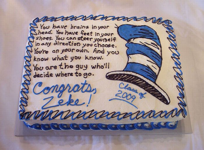10 Photos of Funny College Graduation Cakes