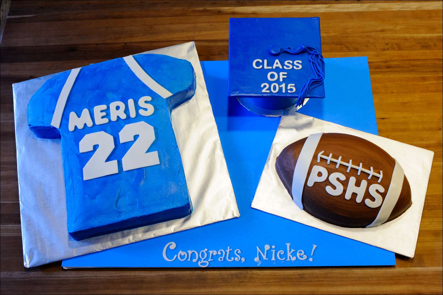 11 Photos of Football Graduation Cupcakes