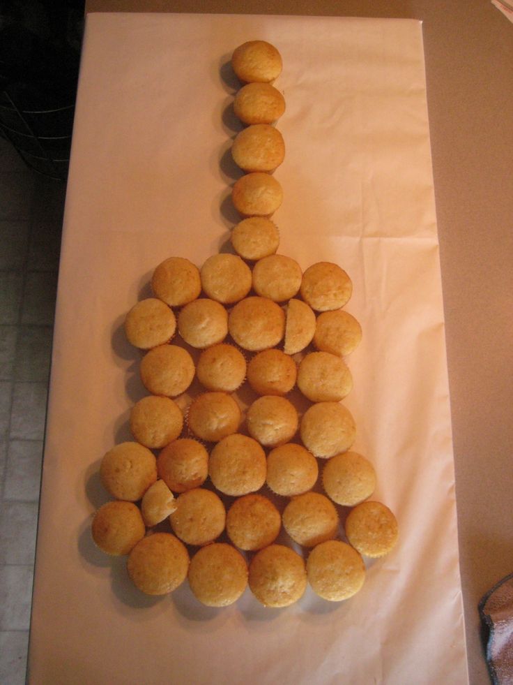 Guitar-Shaped Cupcake Cake