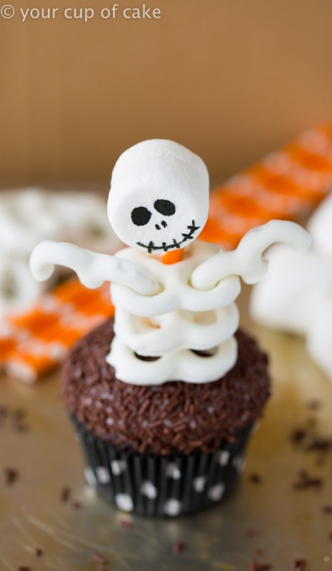 Halloween Skeleton Pretzel Cupcakes