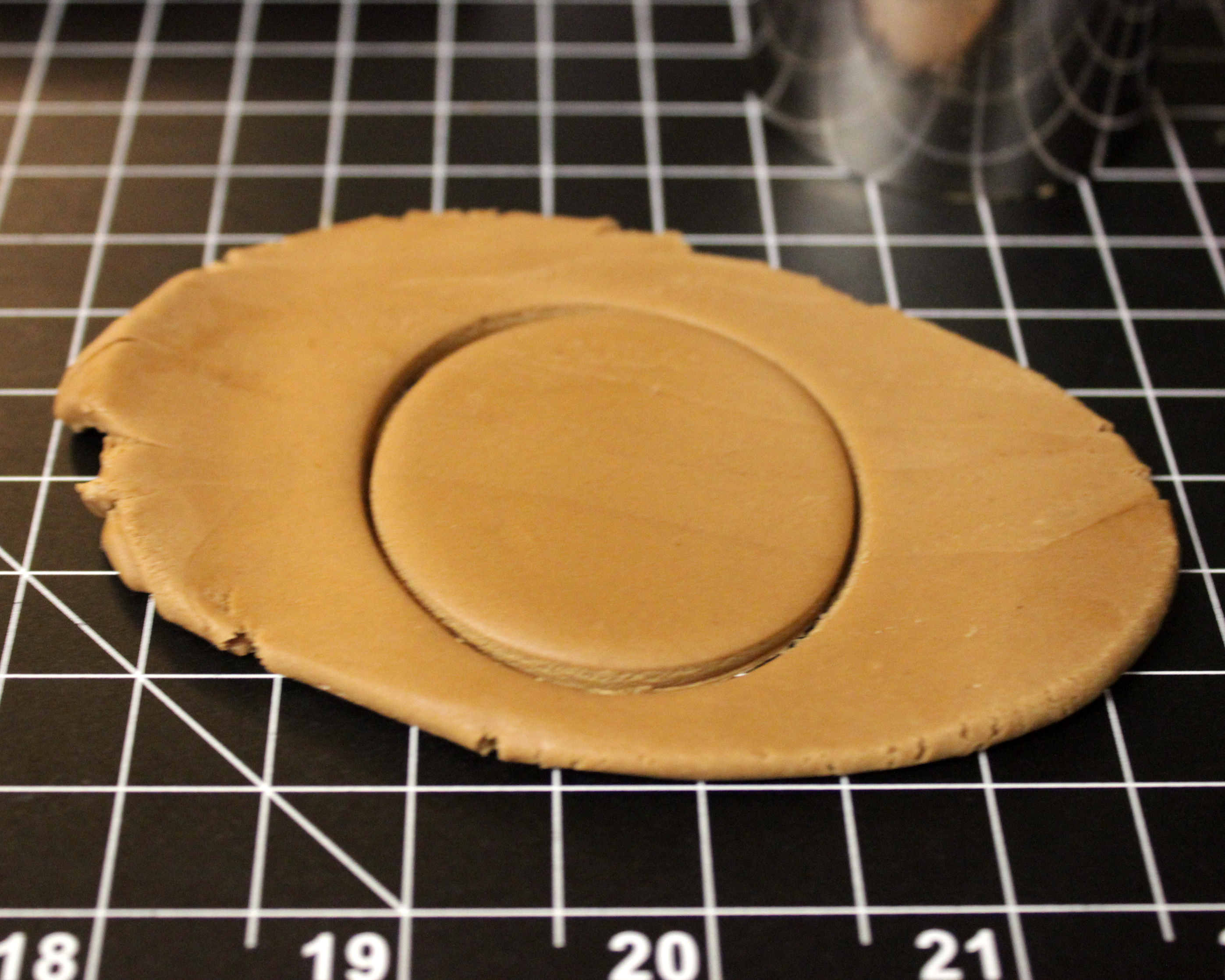 How to Make a Cowboy Hat Out of Fondant How to Make a Cowboy Hat Out of Fondant