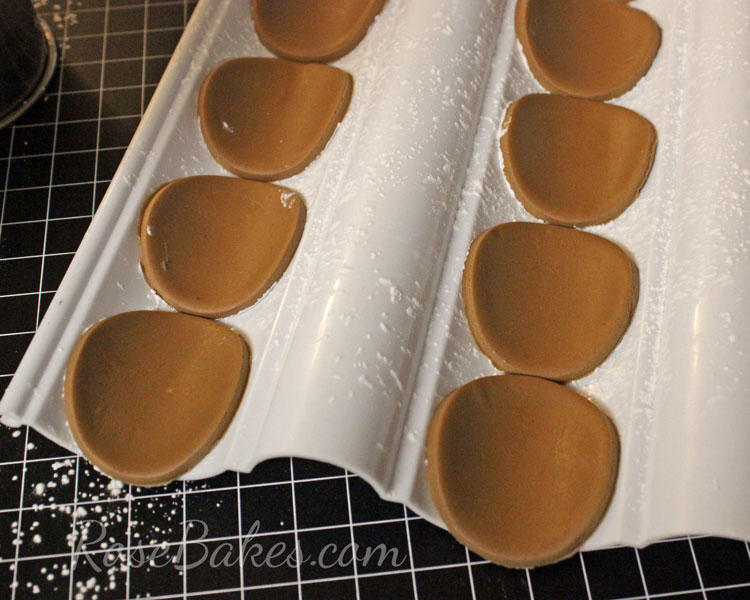 Make Fondant Cowboy Hat Cupcake Toppers Make Fondant Cowboy Hat Cupcake Toppers